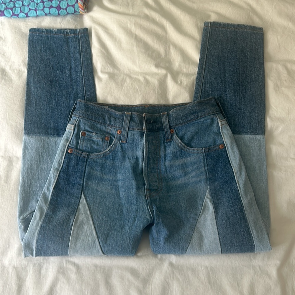 Levi's Women's Skinny Jeans - Light and Dark Blue - Picture 4 of 7